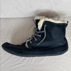 UGG chickaree lace up suede boot with shearling lining size 11 women’s